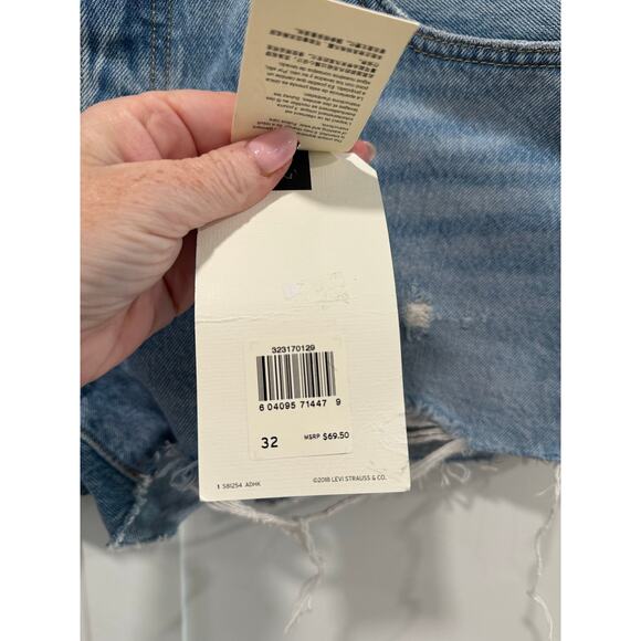 NWT Levi’s 501 Mid Rise Denim Shorts Size 32 - Picture 6 of 6